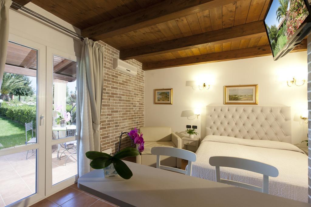 Fattoria Maremmana Aparthotel Marina di Grosseto Exterior photo